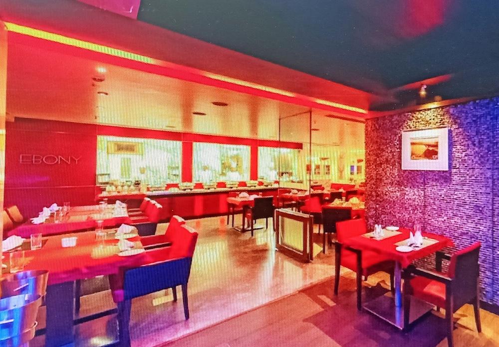 ホテル セント ローレン コーレーガーオン パーク プネ エクステリア 写真